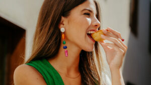 How to eat a pastel de nata